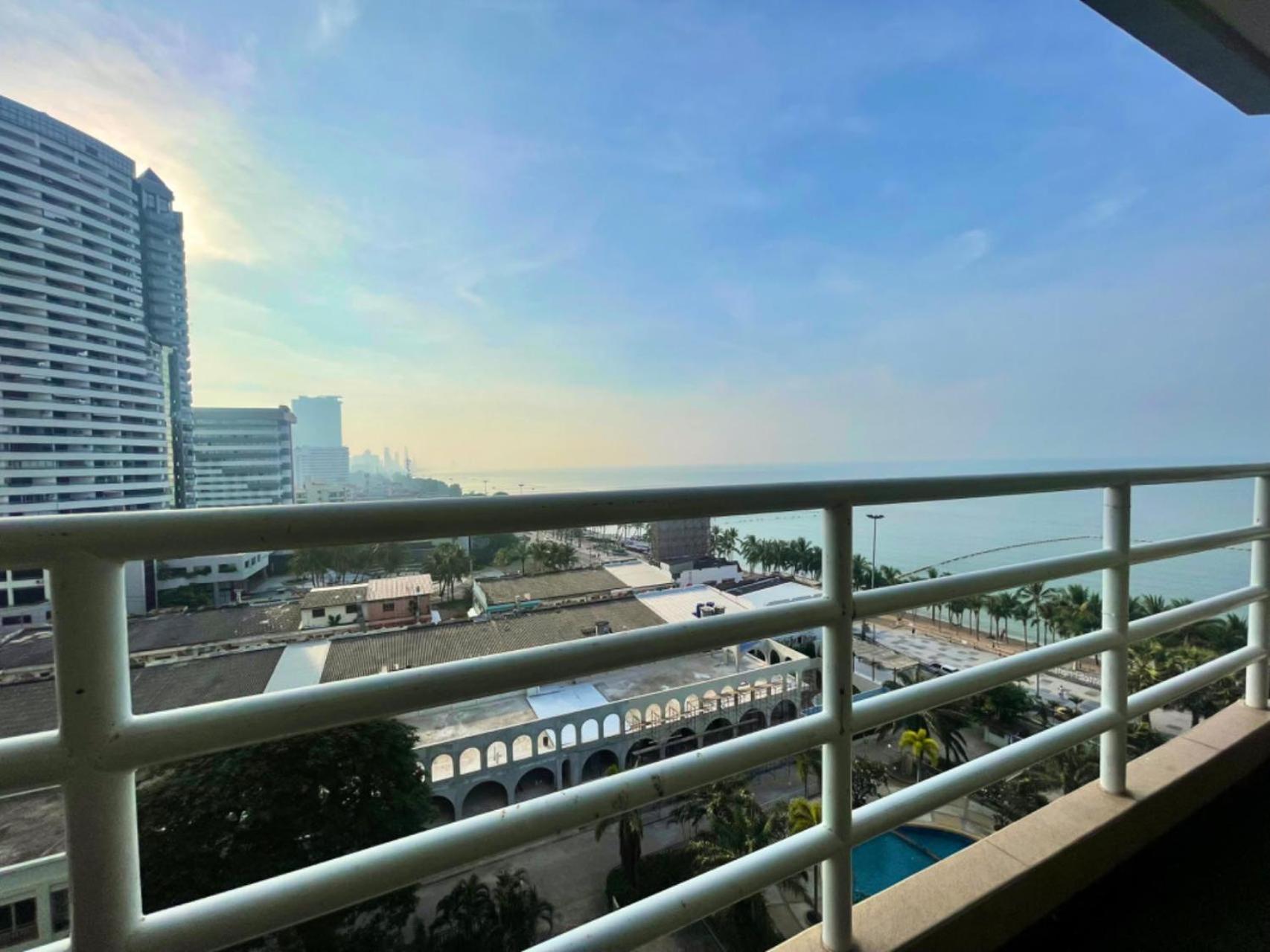 Beautiful Sea View Beach Front Condo Pattaya Extérieur photo